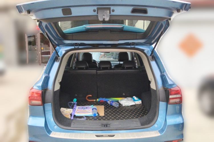 Used Roewe RX5 2016 20T Two-Wheel Drive Automatic Internet Smart Edition Trunk