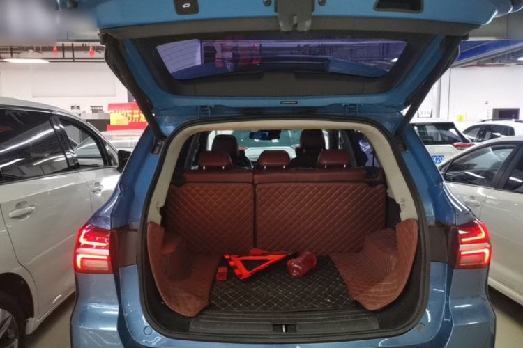 Used Roewe RX5 2016 30T Four-Wheel Drive Automatic Internet Smart Luxury Edition Trunk