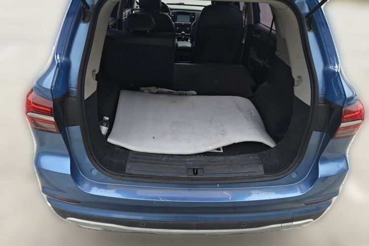 Used Roewe RX5 2016 20T Two-Wheel Drive Manual Flagship Edition Trunk