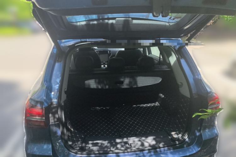 Used Roewe RX5 2016 30T Two-Wheel Drive Automatic Internet Smart Edition Trunk
