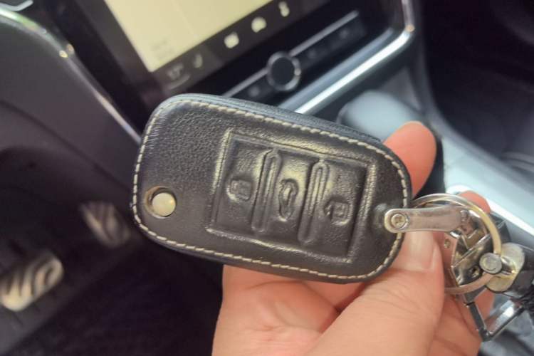 Used Roewe RX5 2016 20T Two-Wheel Drive Automatic Internet Smart Edition Vehicle Key