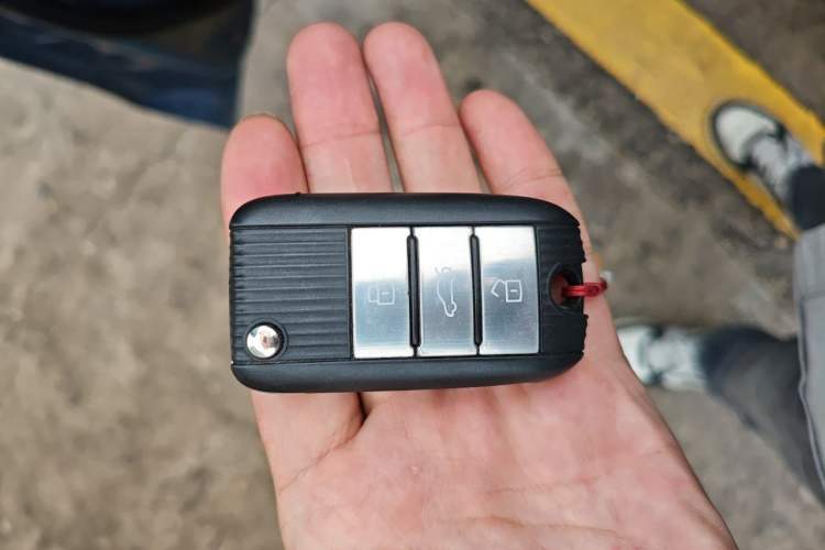 Used Roewe RX5 2016 20T Two-Wheel Drive Automatic Internet Smart Edition Vehicle Key