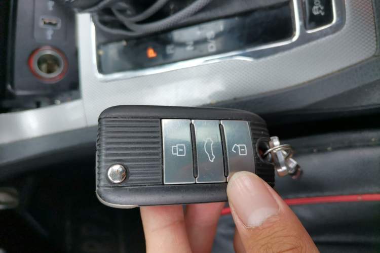Used Roewe RX5 2016 20T Two-Wheel Drive Automatic Internet Smart Edition Vehicle Key