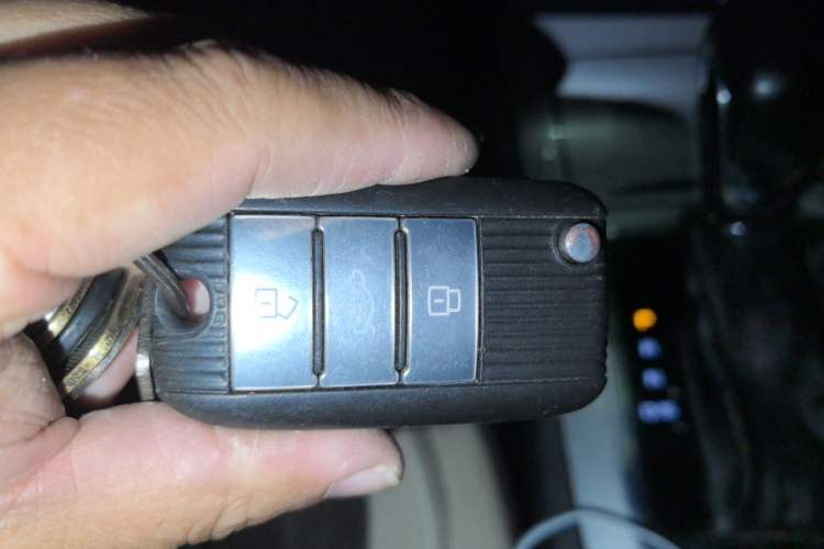 Used Roewe RX5 2016 20T Two-Wheel Drive Automatic Internet Smart Edition Vehicle Key
