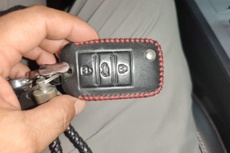 Used Roewe RX5 2016 20T Two-Wheel Drive Automatic Internet Smart Edition Vehicle Key