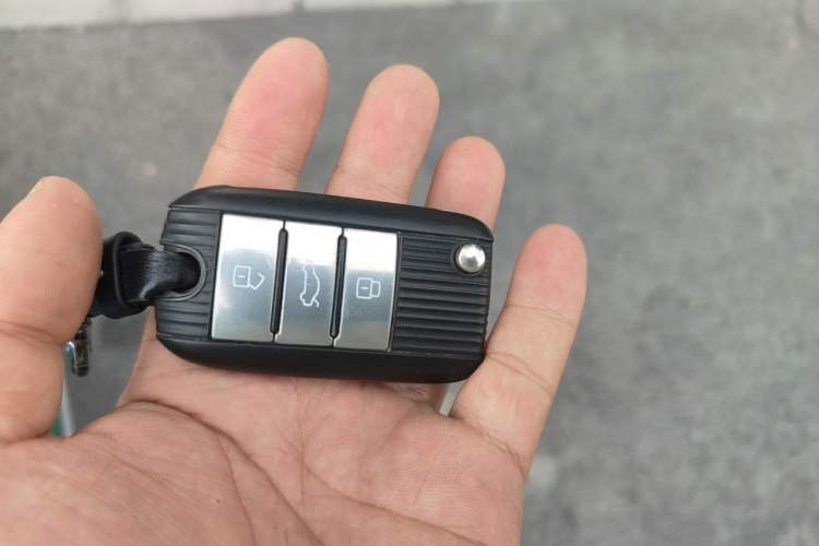 Used Roewe RX5 2016 20T Two-Wheel Drive Automatic Internet Smart Edition Vehicle Key