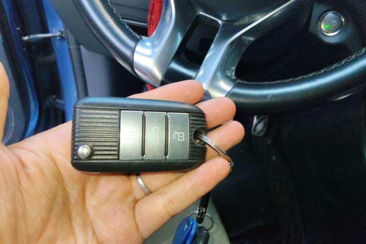 Used Roewe RX5 2016 20T Two-Wheel Drive Automatic Internet Smart Edition Vehicle Key