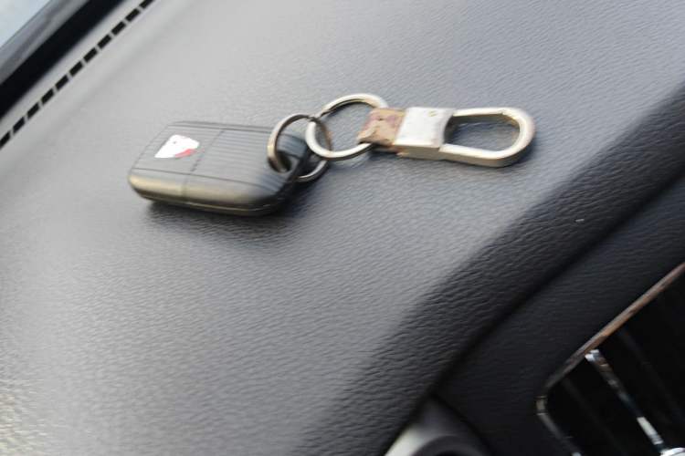 Used Roewe RX5 2016 20T Two-Wheel Drive Automatic Internet Smart Edition Vehicle Key