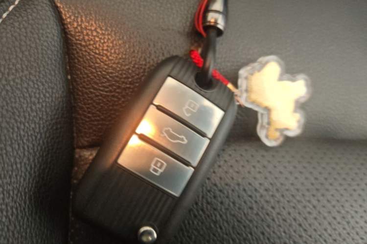 Used Roewe RX5 2016 20T Two-Wheel Drive Automatic Internet Smart Edition Vehicle Key