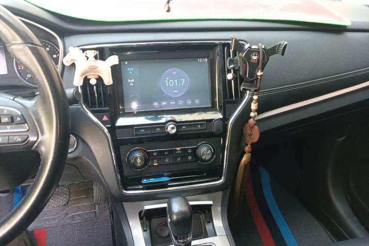 Used Roewe RX5 2016 20T Two-Wheel Drive Automatic Flagship Edition Audio And AC Panel