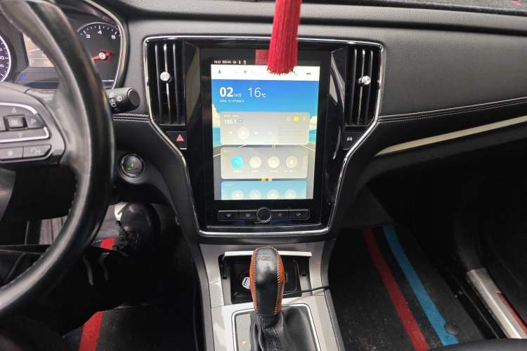 Used Roewe RX5 2016 20T Two-Wheel Drive Automatic Internet Smart Edition Audio And AC Panel