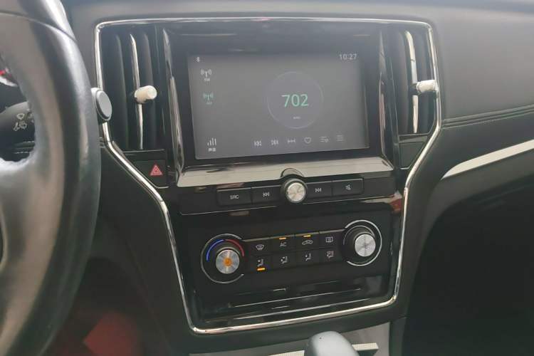 Used Roewe RX5 2016 20T Two-Wheel Drive Automatic Flagship Edition Audio And AC Panel