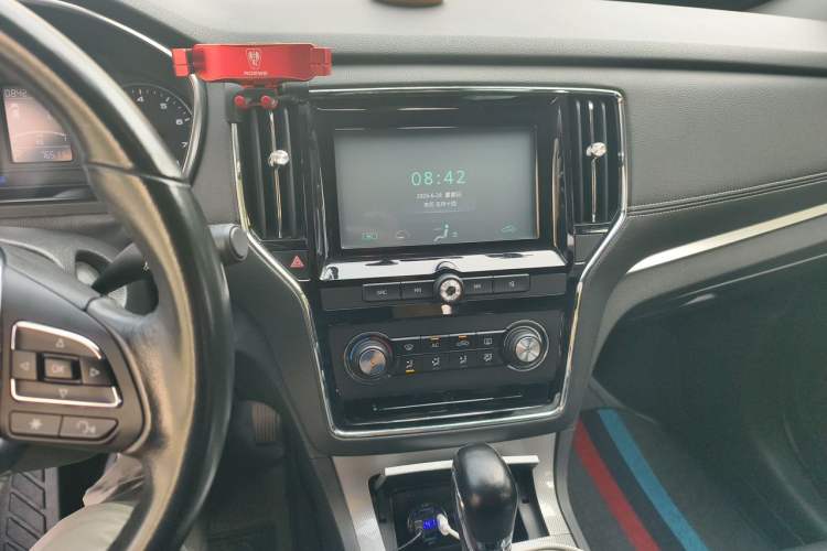 Used Roewe RX5 2016 20T Two-Wheel Drive Automatic Flagship Edition Audio And AC Panel