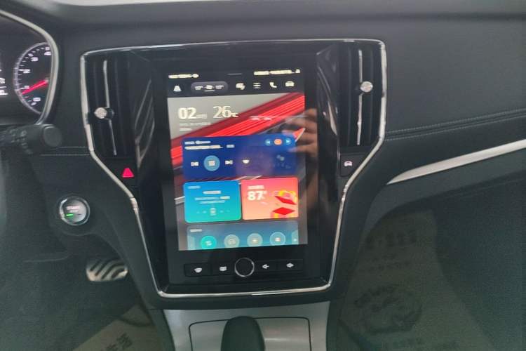 Used Roewe RX5 2016 20T Two-Wheel Drive Automatic Internet Smart Edition Audio And AC Panel