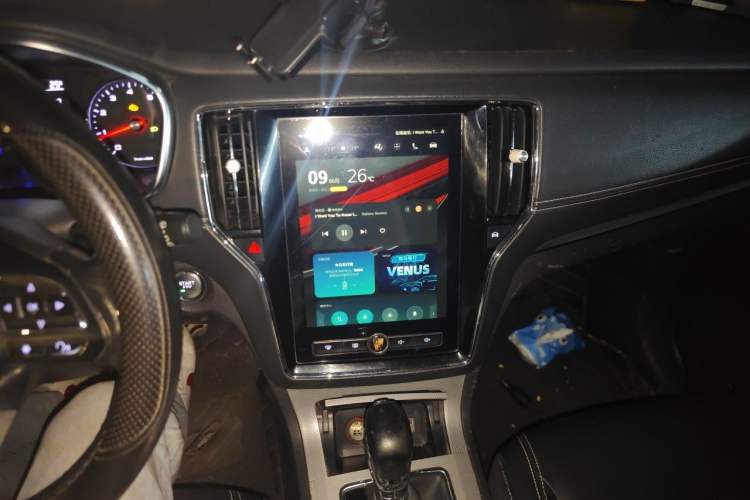 Used Roewe RX5 2016 20T Two-Wheel Drive Automatic Internet Smart Edition Audio And AC Panel