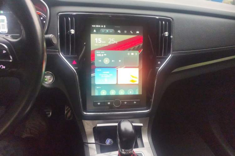 Used Roewe RX5 2016 30T Two-Wheel Drive Automatic Internet Smart Edition Audio And AC Panel