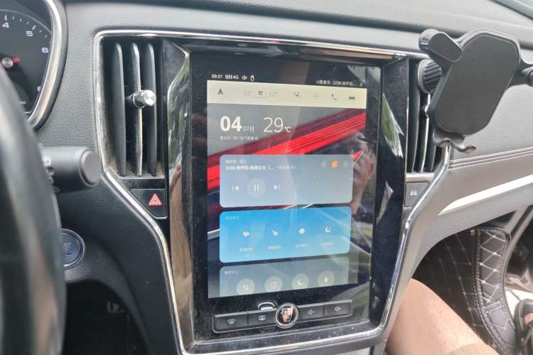 Used Roewe RX5 2016 20T Two-Wheel Drive Automatic Internet Smart Edition Audio And AC Panel