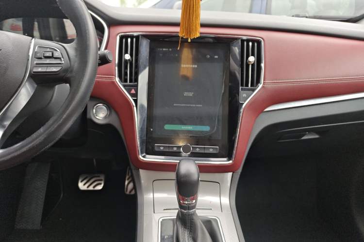 Used Roewe RX5 2016 30T Four-Wheel Drive Automatic Internet Smart Luxury Edition Audio And AC Panel