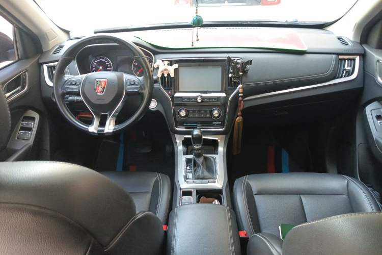 Used Roewe RX5 2016 20T Two-Wheel Drive Automatic Flagship Edition Center Console