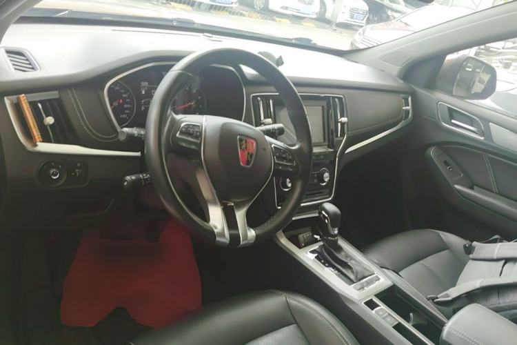 Used Roewe RX5 2016 20T Two-Wheel Drive Automatic Flagship Edition Center Console