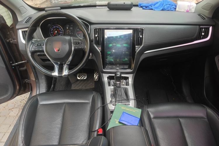Used Roewe RX5 2016 20T Two-Wheel Drive Automatic Internet Smart Edition Center Console