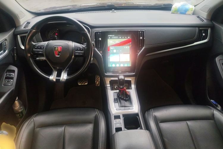 Used Roewe RX5 2016 30T Two-Wheel Drive Automatic Internet Smart Edition Center Console