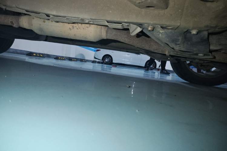 Used Roewe RX5 2016 20T Two-Wheel Drive Automatic Internet Smart Edition Chassis Front Right