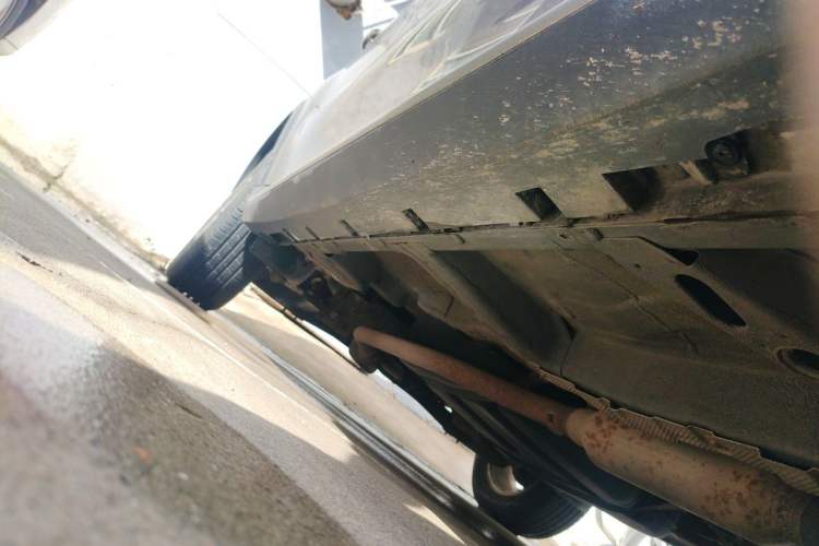 Used Roewe RX5 2016 20T Two-Wheel Drive Manual Flagship Edition Chassis Front Right
