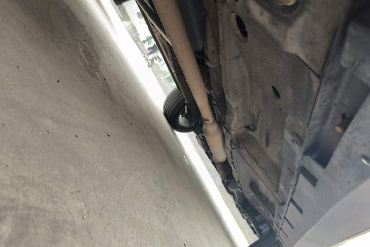 Used Roewe RX5 2016 20T Two-Wheel Drive Automatic Internet Smart Edition Chassis Rear Right