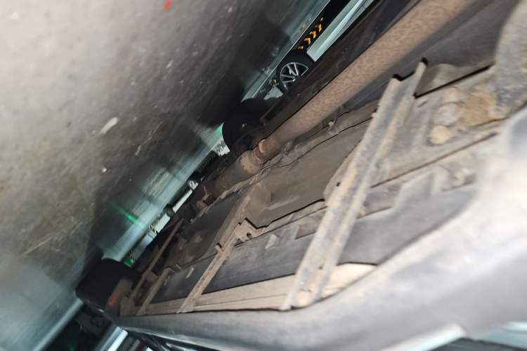Used Roewe RX5 2016 30T Two-Wheel Drive Automatic Internet Smart Edition Chassis Rear Right