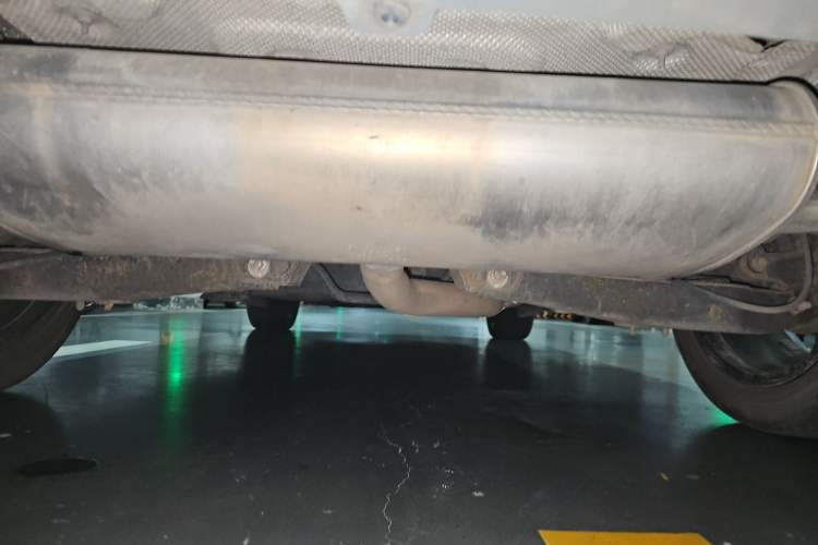 Used Roewe RX5 2016 30T Two-Wheel Drive Automatic Internet Smart Edition Chassis Rear