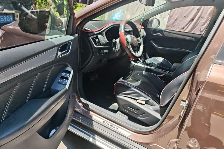 Used Roewe RX5 2016 20T Two-Wheel Drive Automatic Internet Smart Edition Driver Seat