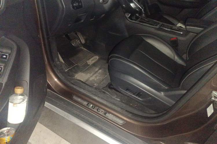 Used Roewe RX5 2016 20T Two-Wheel Drive Automatic Internet Smart Edition Driver Seat