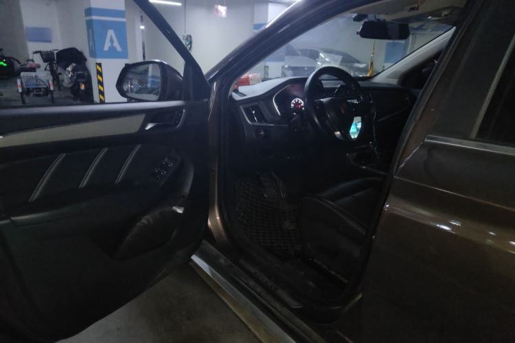Used Roewe RX5 2016 20T Two-Wheel Drive Automatic Internet Smart Edition Driver Seat