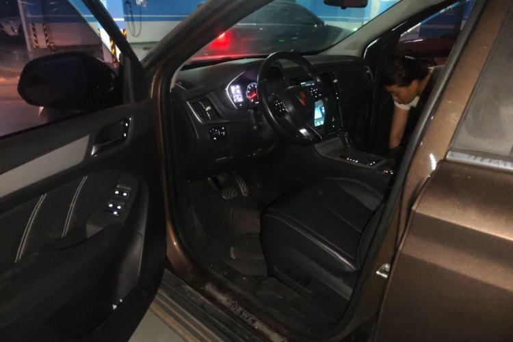 Used Roewe RX5 2016 20T Two-Wheel Drive Automatic Internet Smart Edition Driver Seat