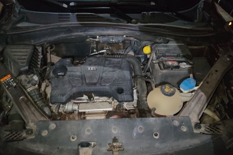 Used Roewe RX5 2016 20T Two-Wheel Drive Automatic Internet Smart Edition Engine Bay