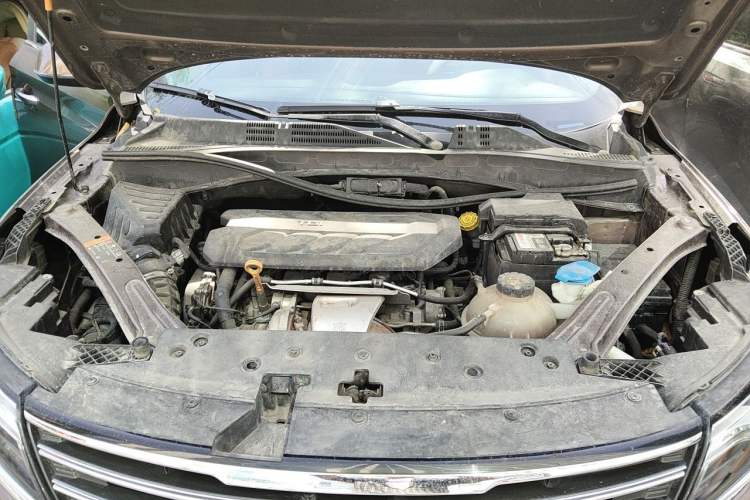 Used Roewe RX5 2016 30T Two-Wheel Drive Automatic Internet Smart Edition Engine Bay