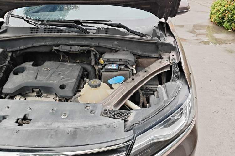 Used Roewe RX5 2016 20T Two-Wheel Drive Automatic Internet Smart Edition Engine Bay Left