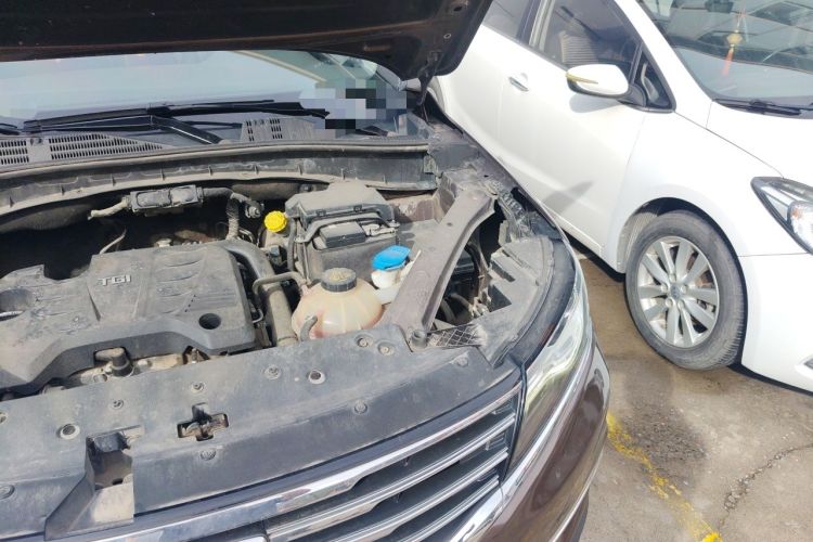Used Roewe RX5 2016 20T Two-Wheel Drive Manual Flagship Edition Engine Bay Left