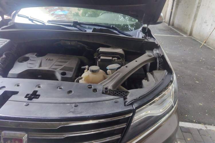 Used Roewe RX5 2016 20T Two-Wheel Drive Manual Transmission Internet Smart Edition Engine Bay Left