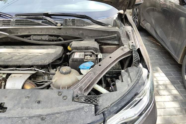 Used Roewe RX5 2016 30T Two-Wheel Drive Automatic Internet Smart Edition Engine Bay Left