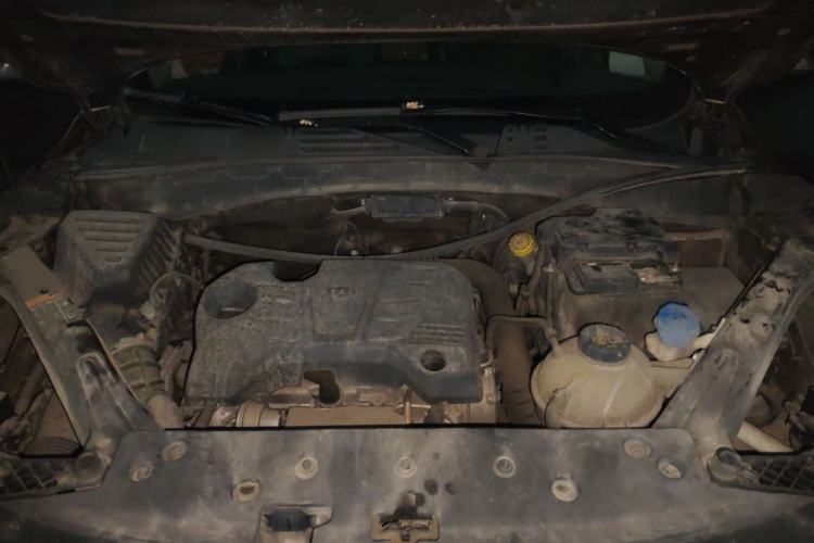 Used Roewe RX5 2016 20T Two-Wheel Drive Automatic Internet Smart Edition Engine Bay