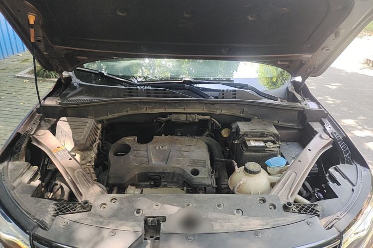 Used Roewe RX5 2016 20T Two-Wheel Drive Automatic Internet Smart Edition Engine Bay