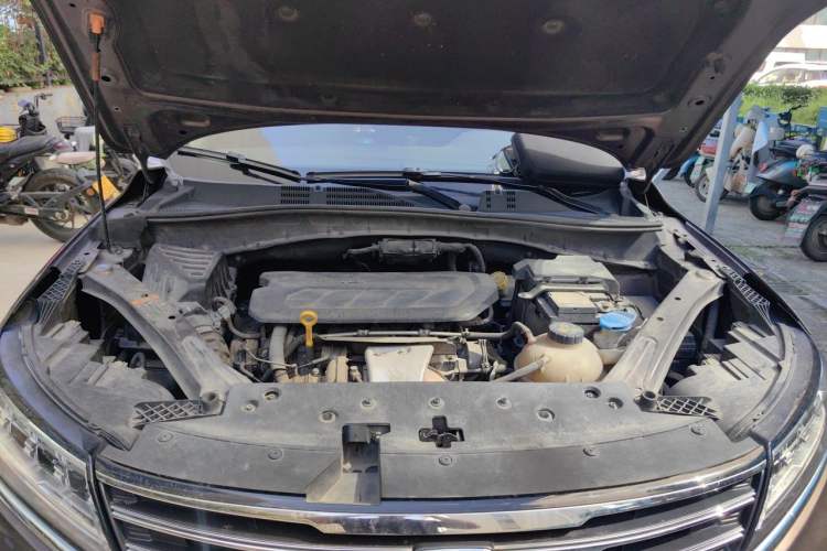 Used Roewe RX5 2016 30T Four-Wheel Drive Automatic Internet Smart Luxury Edition Engine Bay