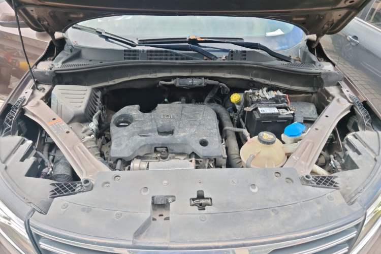 Used Roewe RX5 2016 20T Two-Wheel Drive Automatic Internet Smart Edition Engine Bay