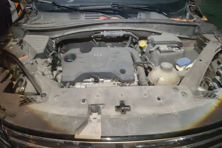 Used Roewe RX5 2016 20T Two-Wheel Drive Automatic Internet Smart Edition Engine Bay