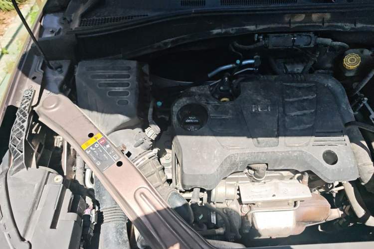 Used Roewe RX5 2016 20T Two-Wheel Drive Automatic Internet Smart Edition Engine Bay Right