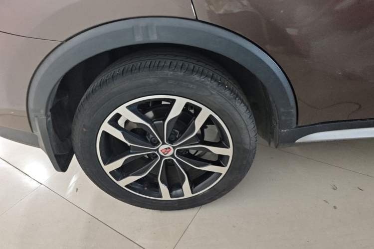 Used Roewe RX5 2016 20T Two-Wheel Drive Automatic Internet Smart Edition Exterior 1