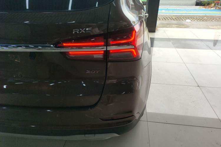 Used Roewe RX5 2016 Revised Version 20T Two-Wheel Drive Manual Transmission Luxury Edition Exterior 3