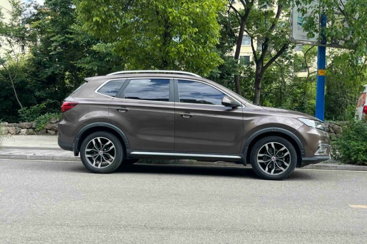 Used Roewe RX5 2016 20T Two-Wheel Drive Automatic Internet Smart Edition Exterior 5